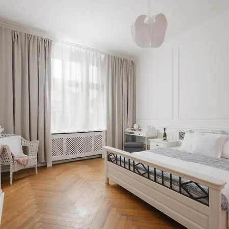Apartmán Airstay : Deluxe Old Town *