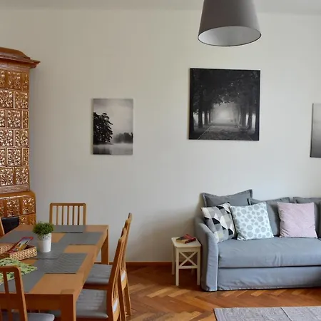 Apartment Airstay : Deluxe Old Town