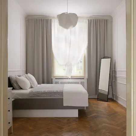 Airstay : Deluxe Old Town Apartment Prague