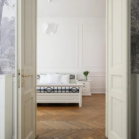 Airstay : Deluxe Old Town *