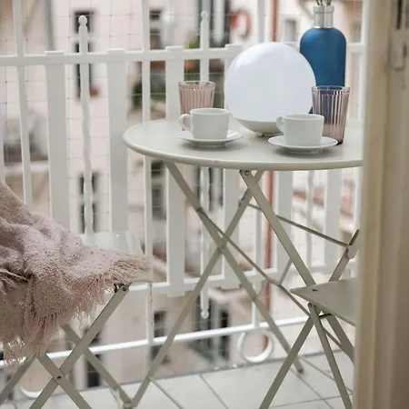 Apartment Airstay : Deluxe Old Town