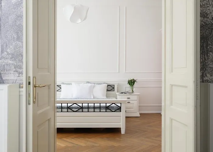 Airstay : Deluxe Old Town *