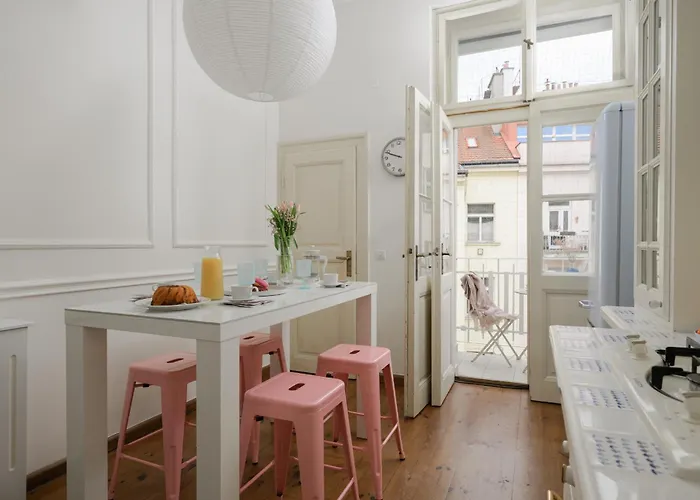 Airstay : Deluxe Old Town Appartement *
