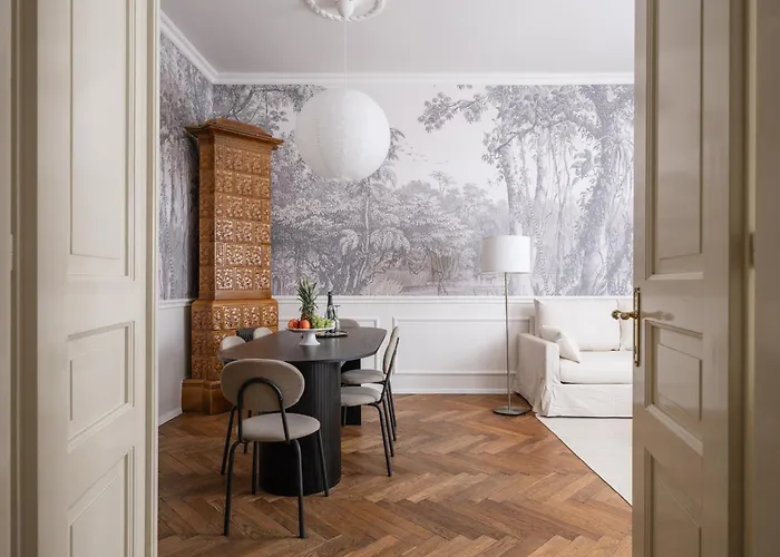 Airstay : Deluxe Old Town Appartement *