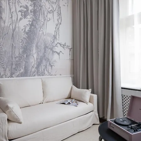 Airstay : Deluxe Old Town *