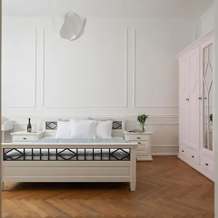 Airstay : Deluxe Old Town Apartamento